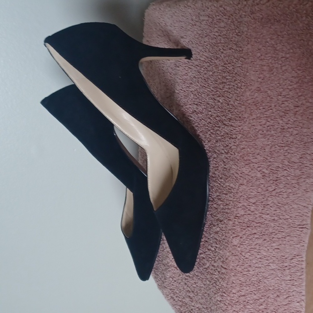 MARC FISHER heels Womens 7M black suade leather,